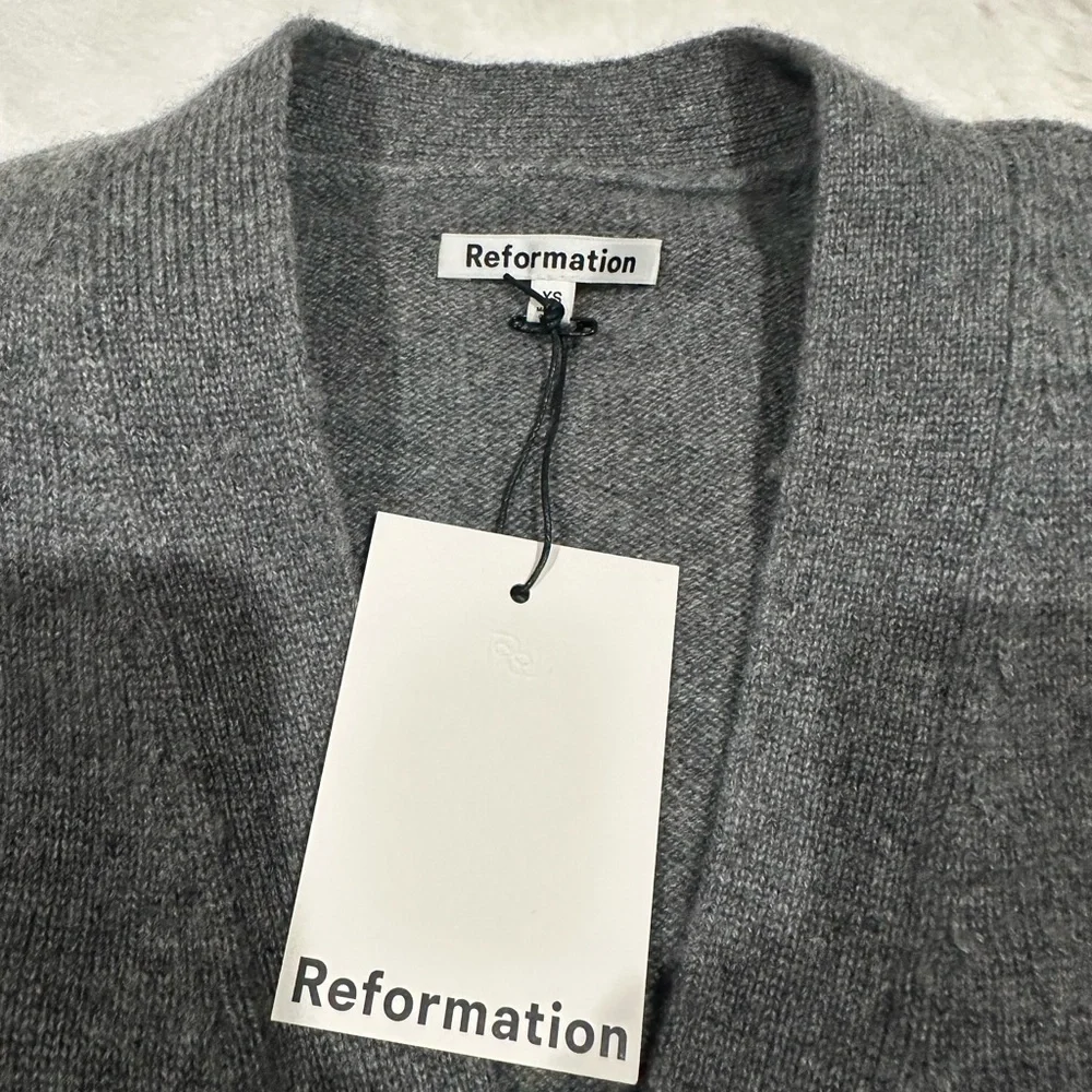 Reformation Hana Cashmere Sweater Cardigan in XS - Picture 2 of 10